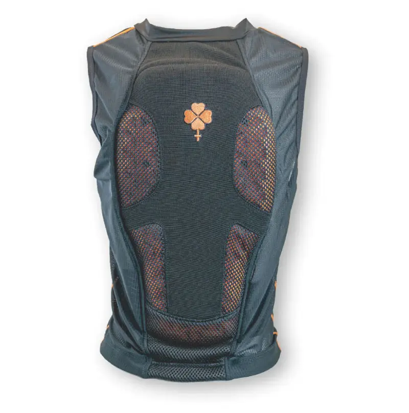 clover-protection-backprotector-black.webp