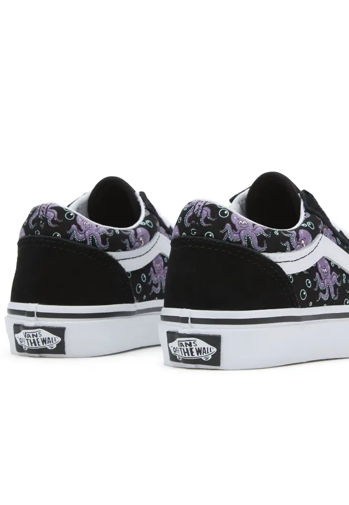vans glow d.webp