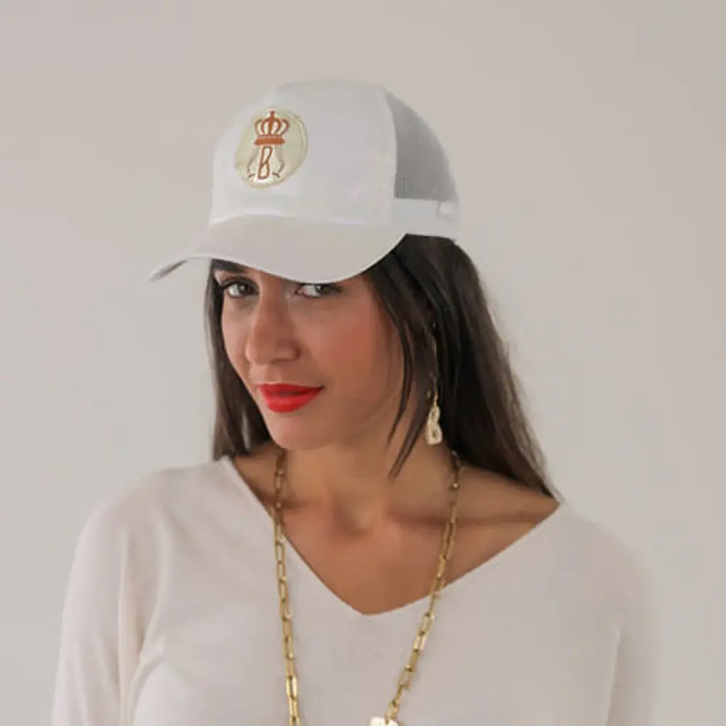 irisee-casquette-les-blondinettes.webp