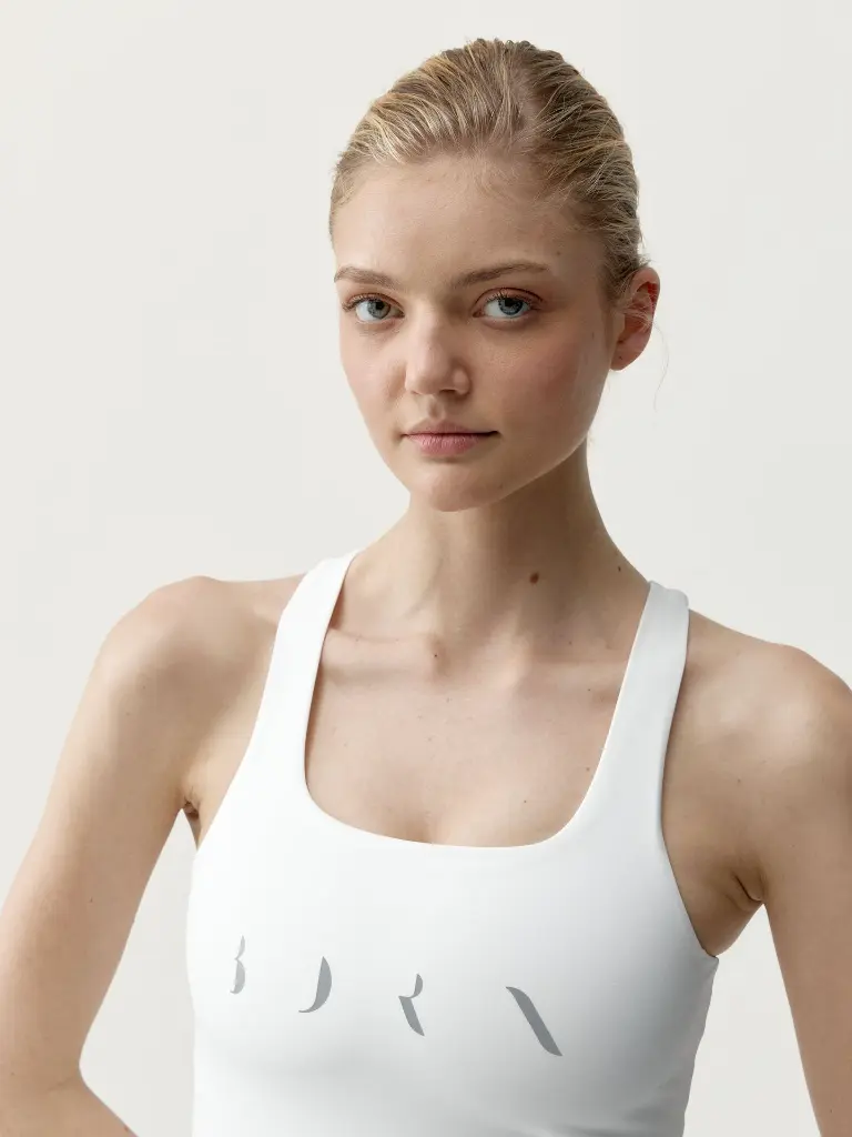 ROLAND-D-OFF_WHITE3.webp