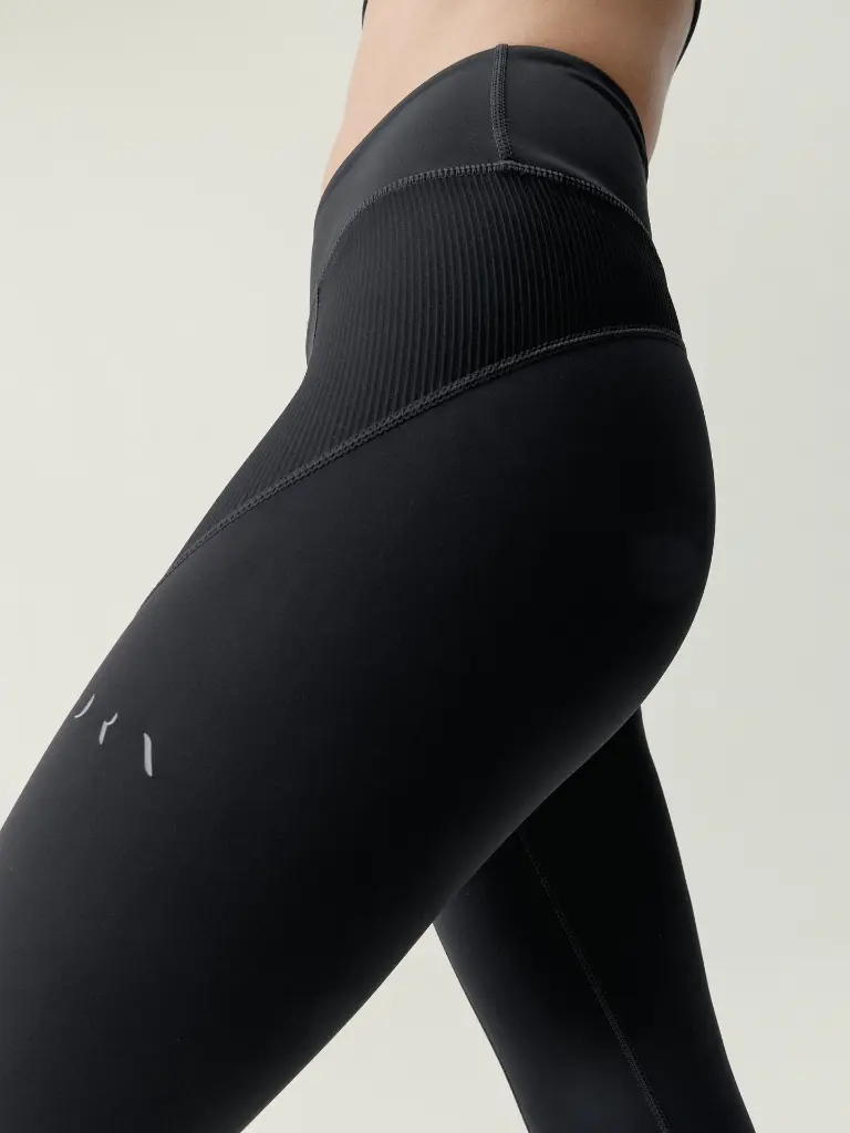 REKA-L-BLACK3.webp