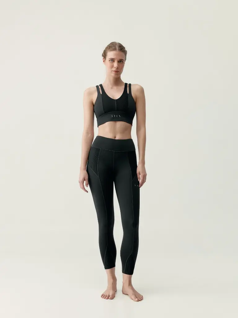 REKA-TP-BLACK4_26119374-36a2-469f-a26e-f2a355ad30b0.webp