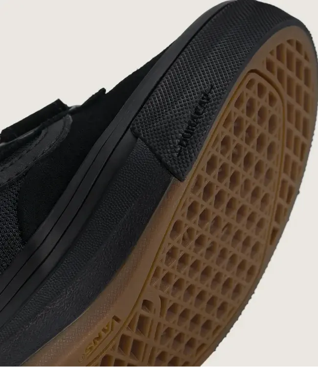 vans-kids-kyle-walker-blackout (3).webp