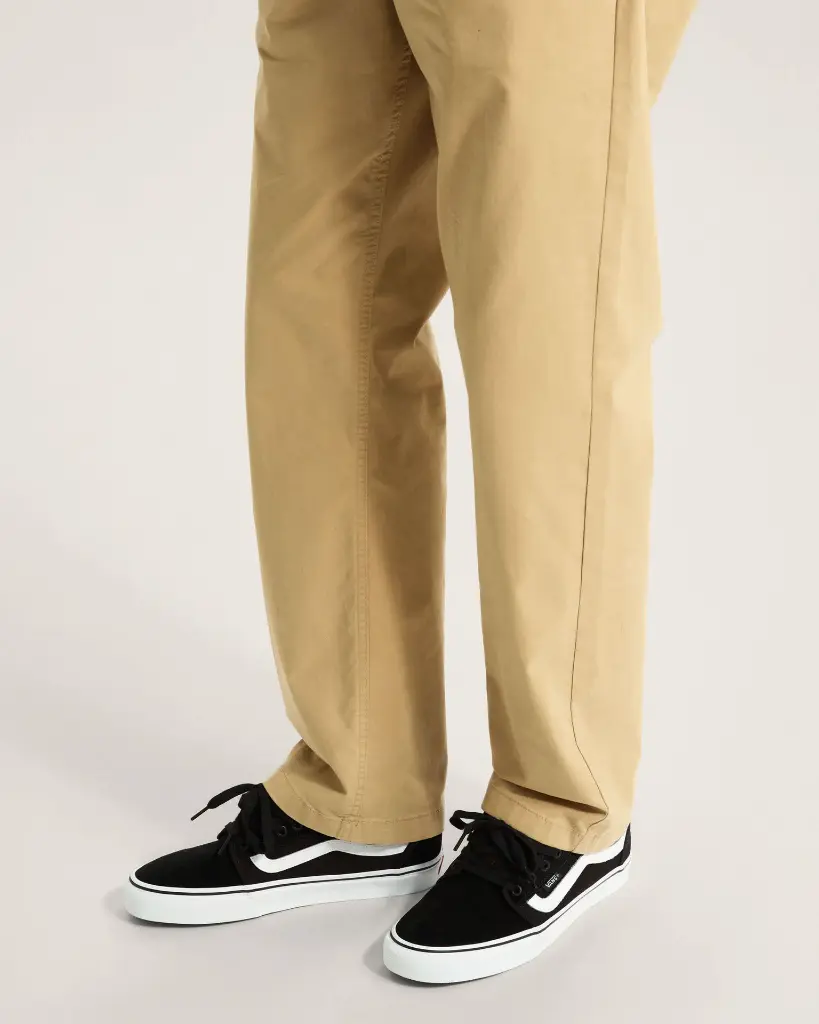 Skate-Chukka-Low-Sidestripe-Shoes-VANS-Black-ALT4(1).webp