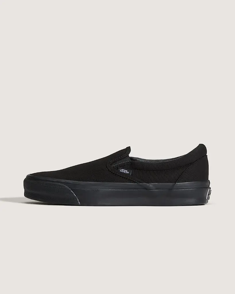 Premium-SlipOn-98-Shoes-VANS-Black-HERO - Copie.webp