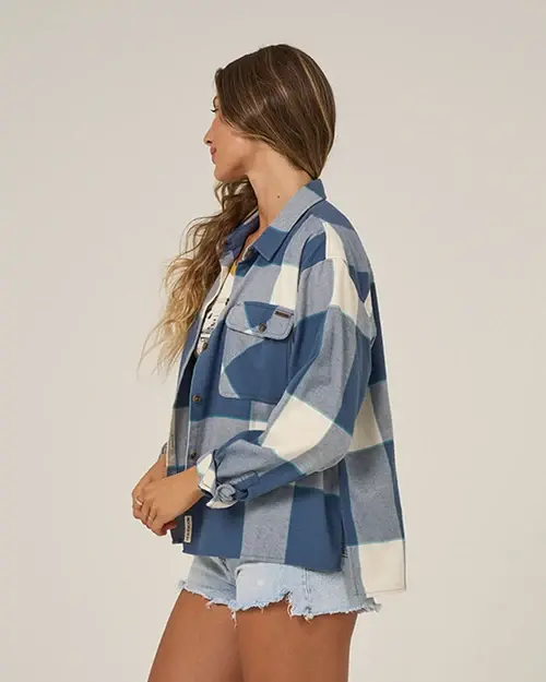 21435073W_ nomad flannel 1.webp